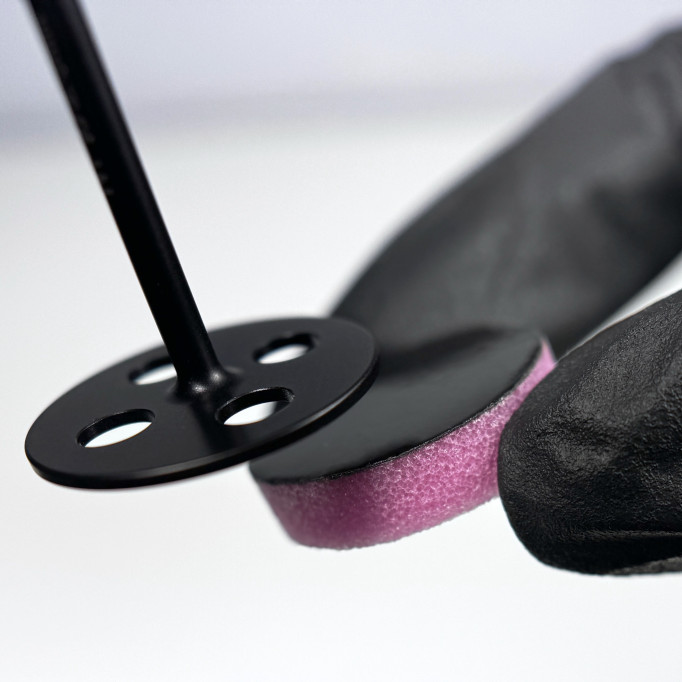 Papildus tam mēs &scaron;obrīd testējam arī jauna veida abrazīva stiprinā&scaron;anas tehno...